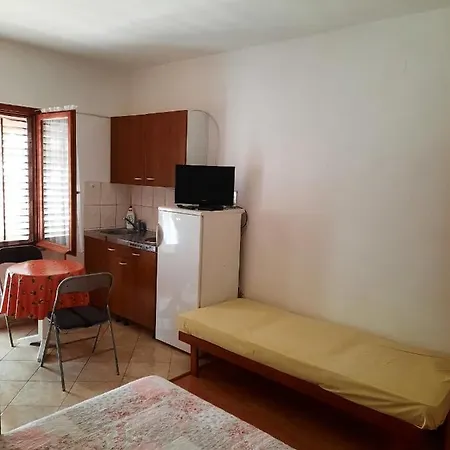 Apartment Susica 8265a Ugljan